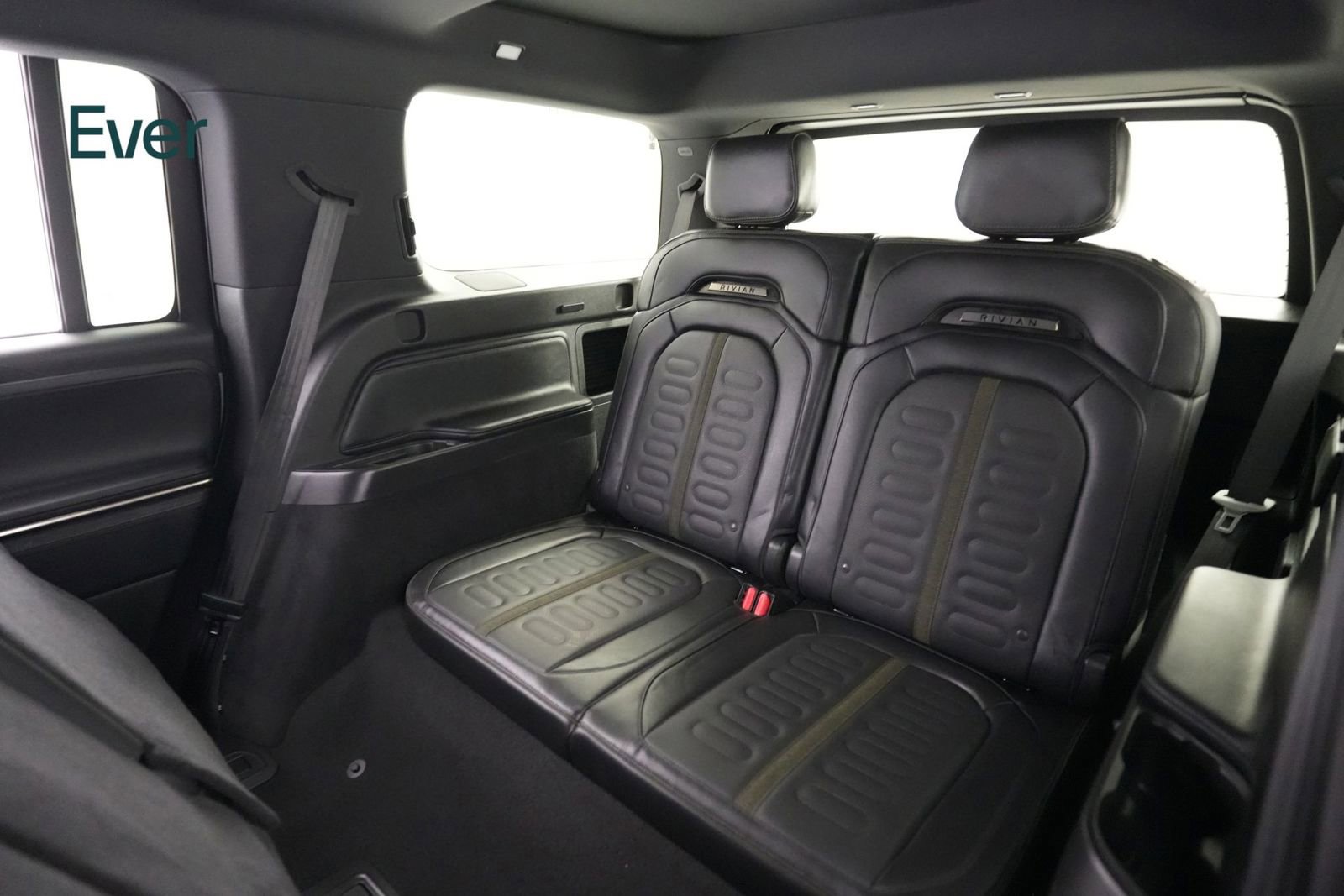 Used 2025 Rivian R1S Adventure image 25