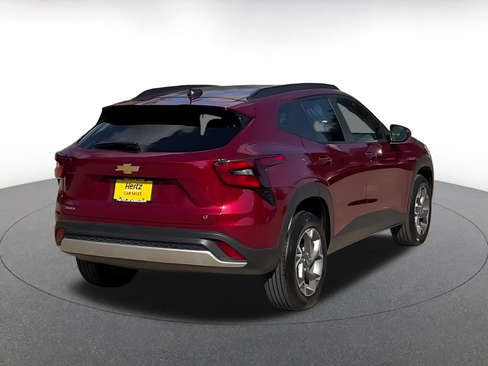 Used 2025 Chevrolet Trax LT FWD image 12