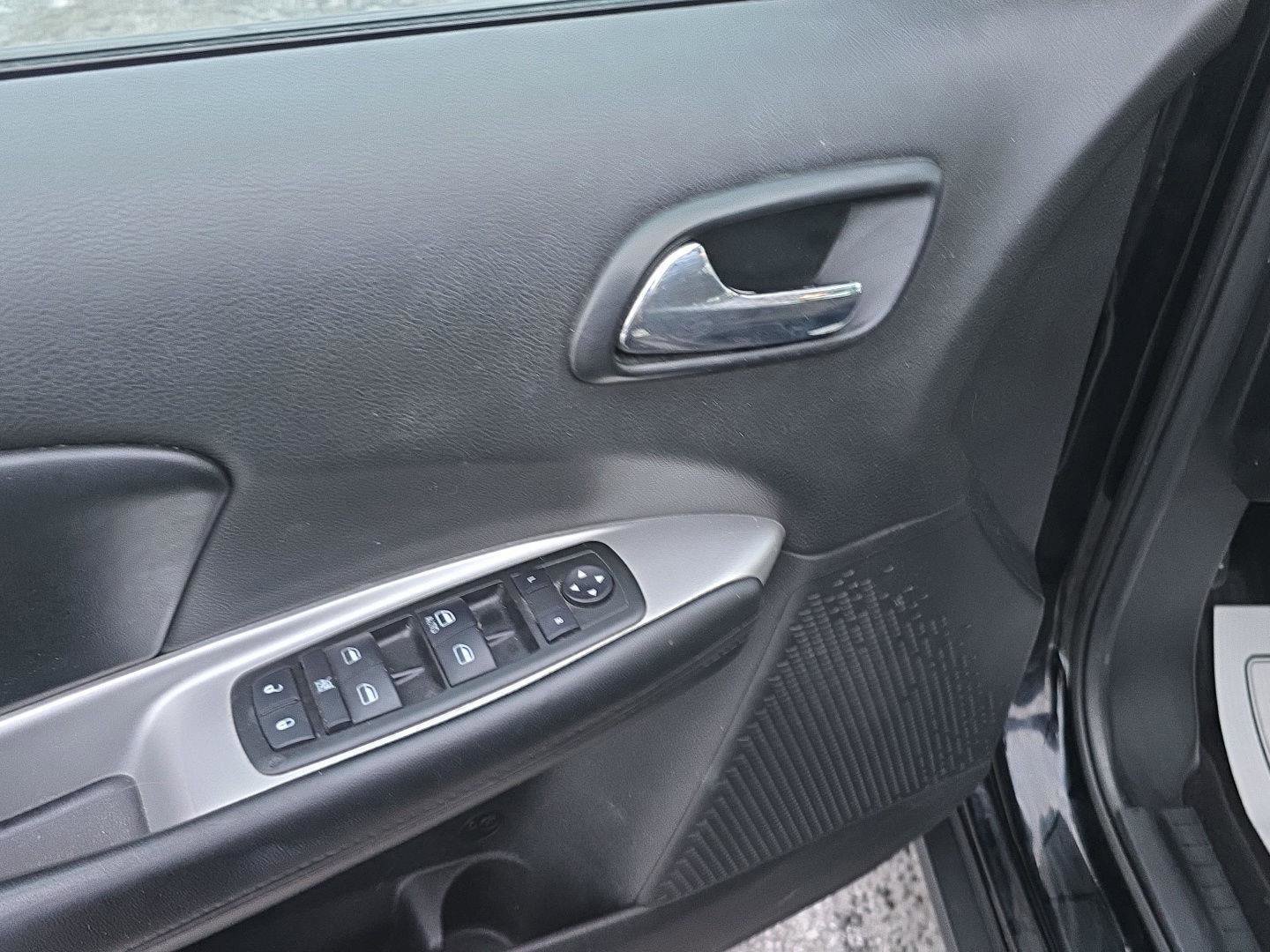 Used 2015 Dodge Journey American Value Package w/ Flexible Seating Group image 10