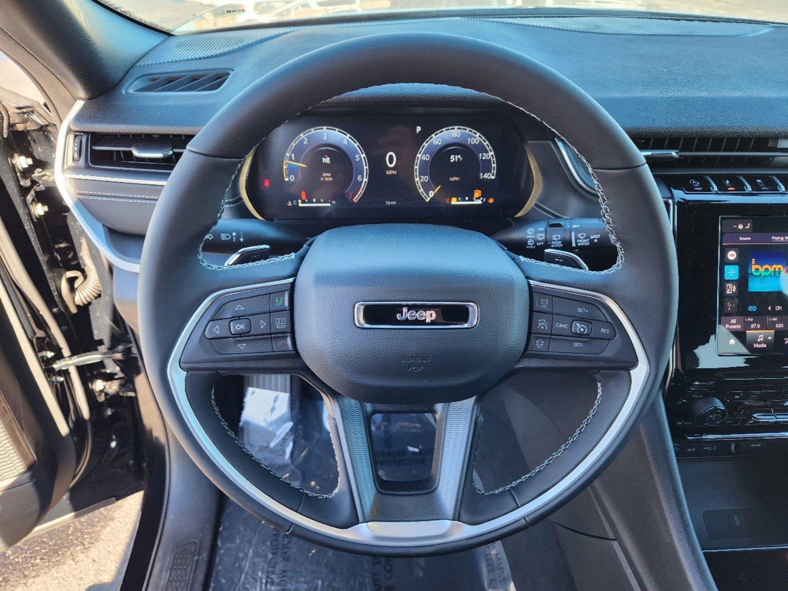 New 2025 Jeep Grand Cherokee Altitude image 6