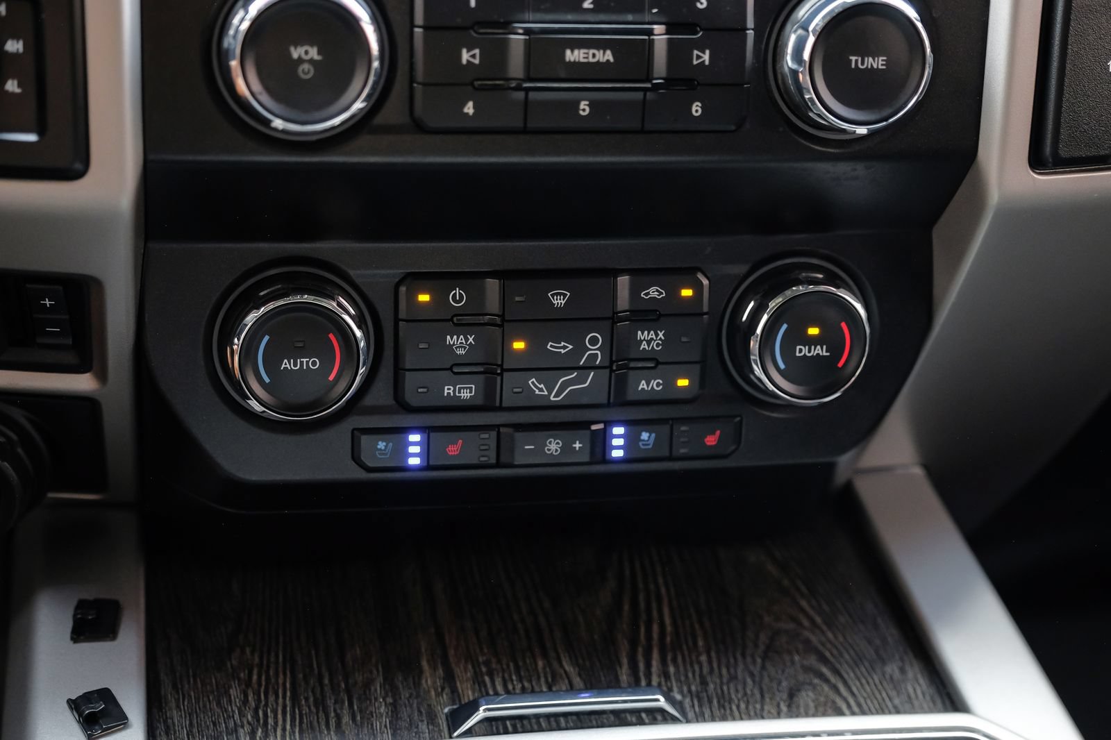 Used 2021 Ford F250 Lariat AWD/4WD image 27