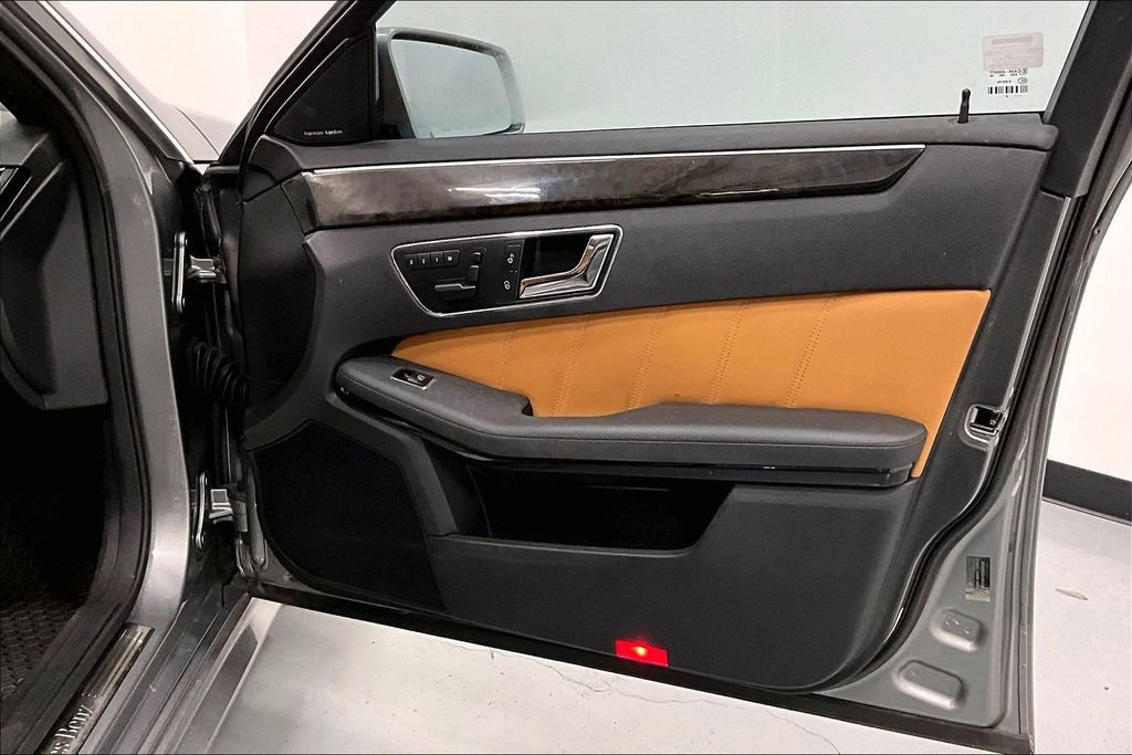 Used 2010 Mercedes-Benz E 350 Sedan image 23