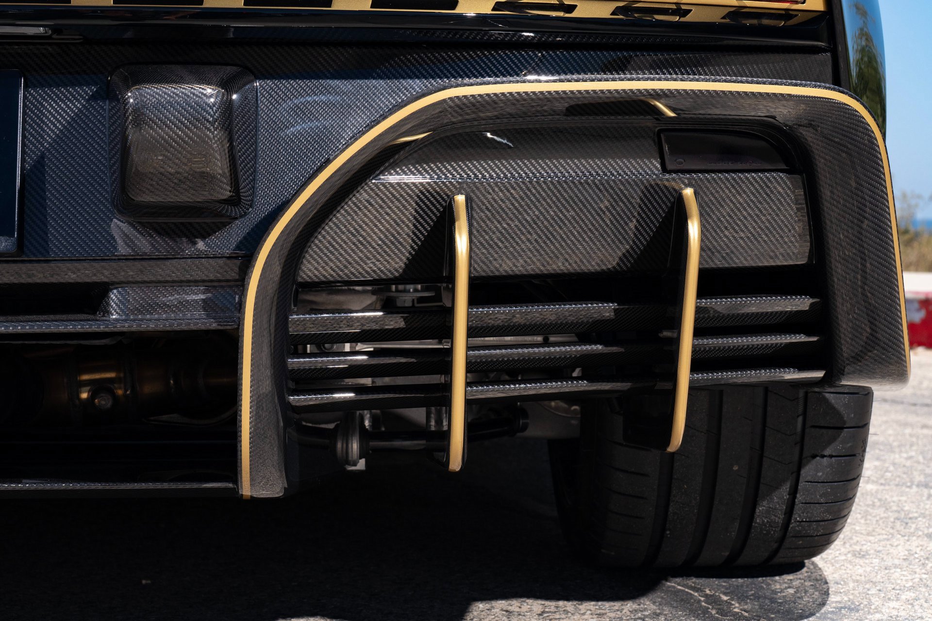 Used 2024 Aston Martin Valour image 51