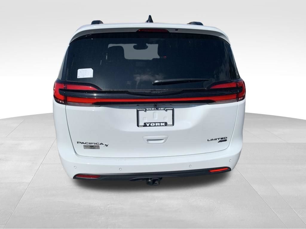 New 2026 Chrysler Pacifica Limited w/ Uconnect Theater Family Group AWD/4WD image 3