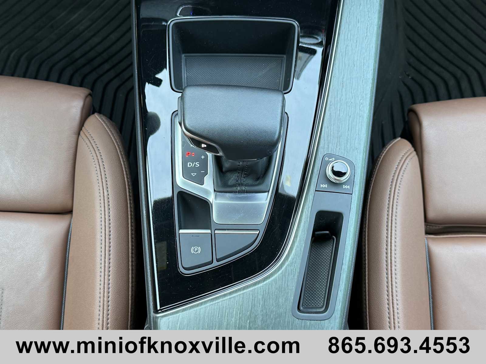 Used 2023 Audi A4 2.0T Premium w/ Convenience Package image 19