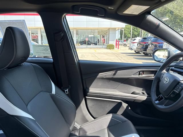 Used 2026 Toyota Camry SE w/ Multimedia Upgrade Package AWD/4WD image 14