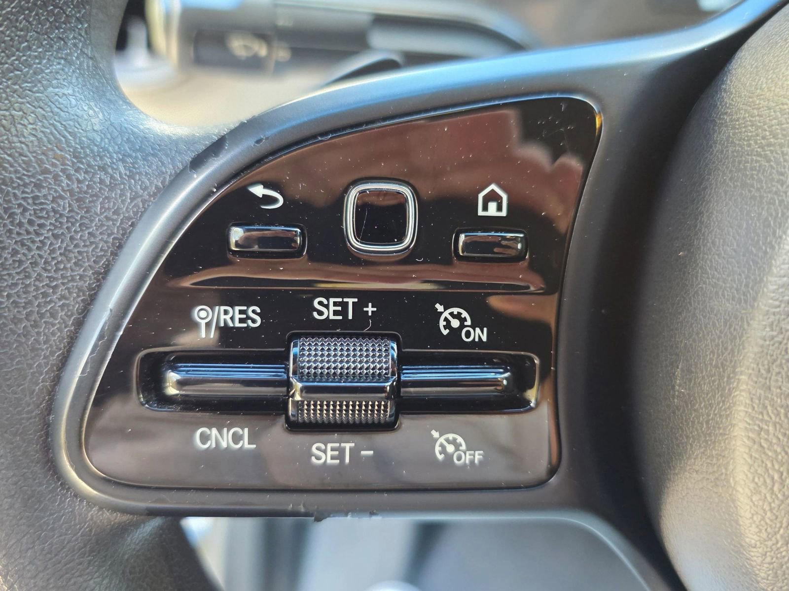 Used 2019 Mercedes-Benz Sprinter 2500 image 18