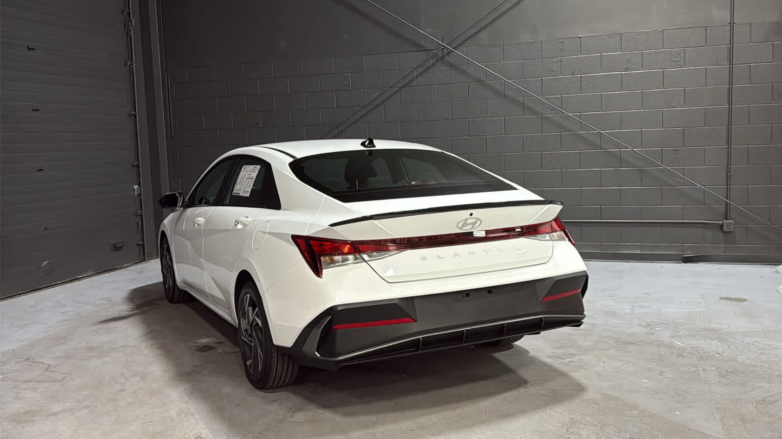 Used 2025 Hyundai Elantra Sport FWD image 6