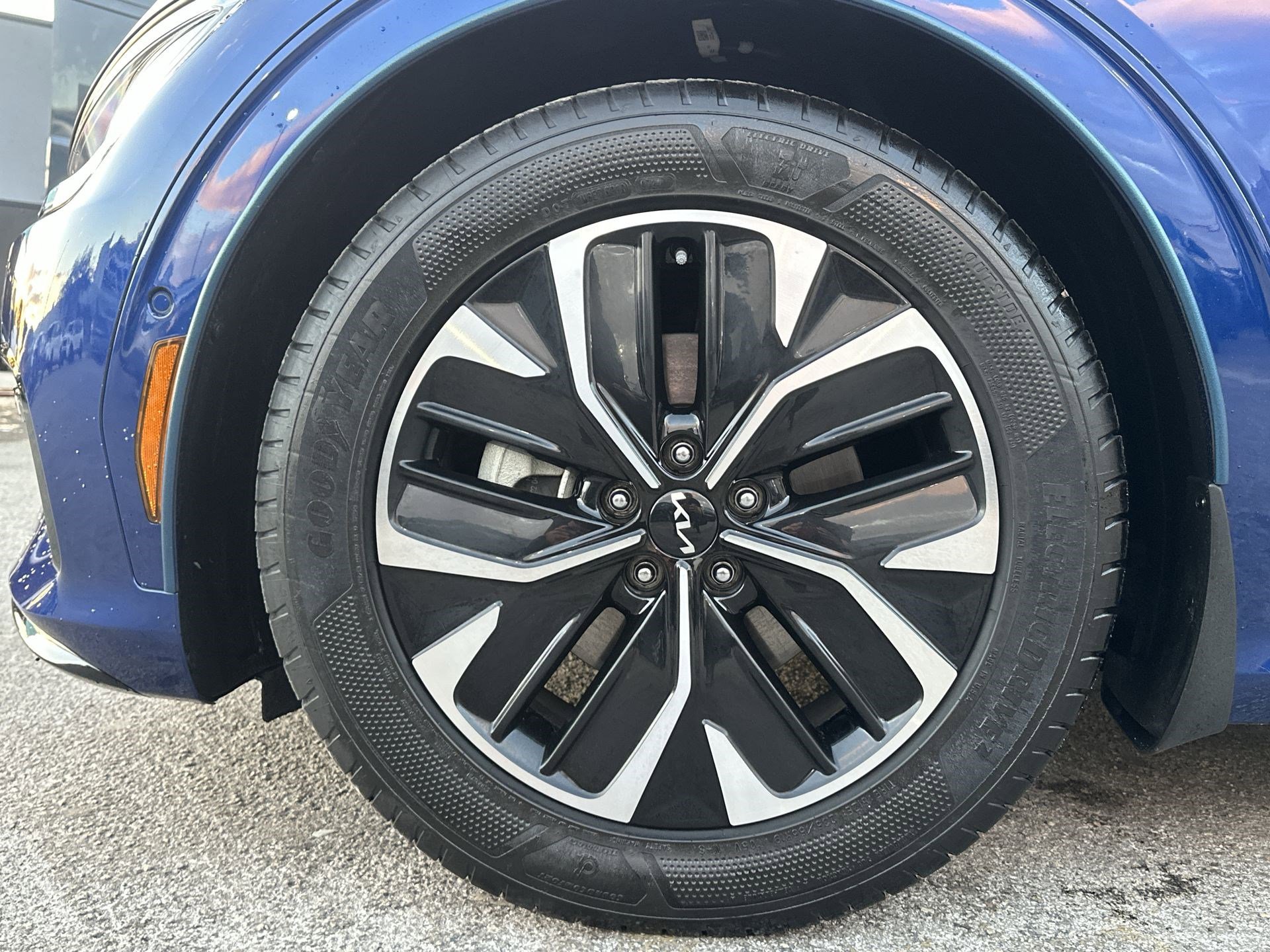 Certified 2022 Kia EV6 GT-Line w/ GT-Line Suede Seat Package image 19