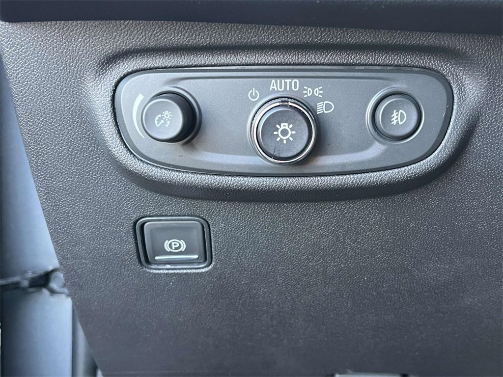 Used 2024 GMC Terrain SLT image 34