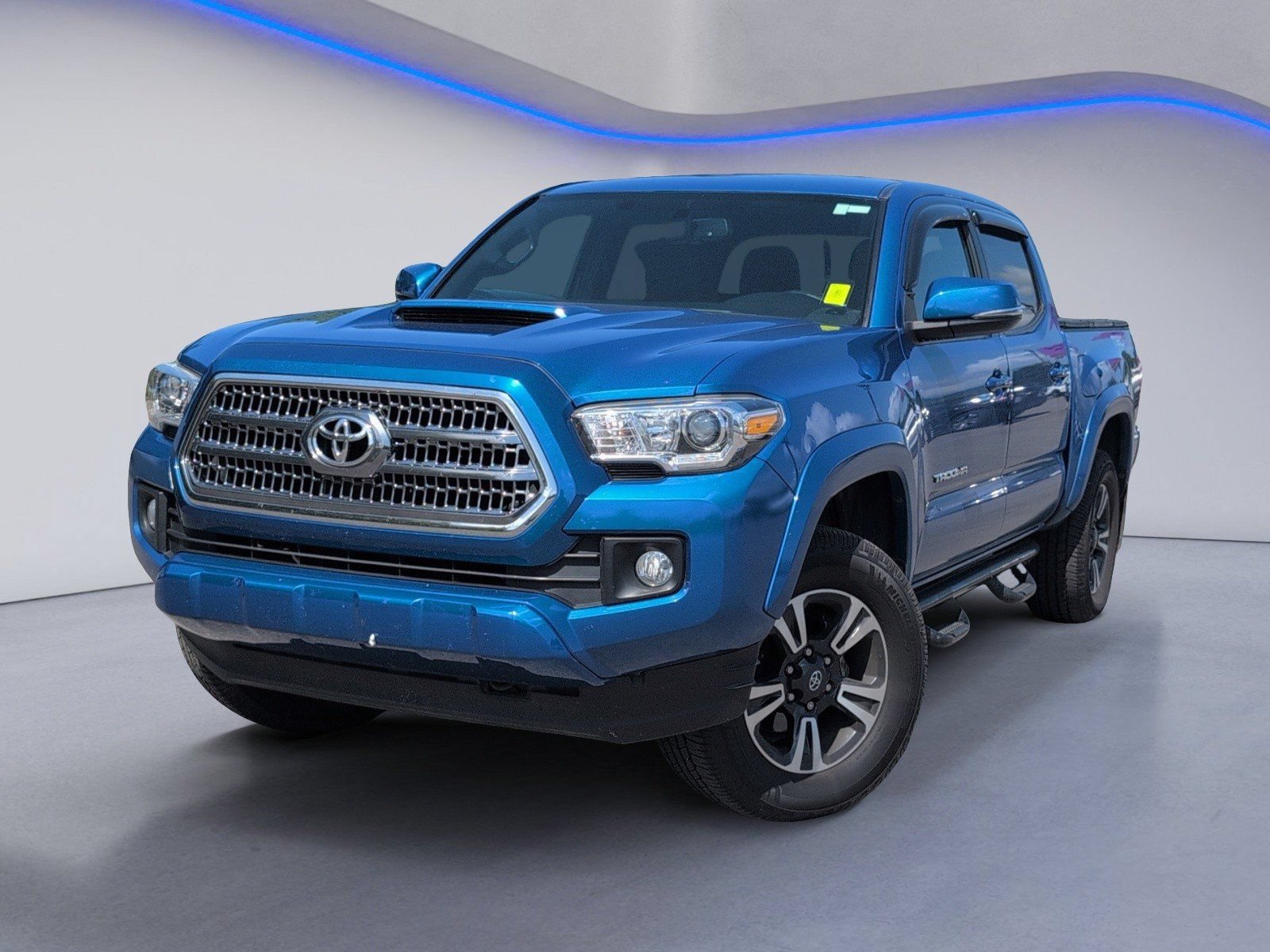 Used 2016 Toyota Tacoma TRD Sport w/ Towing Package AWD/4WD image 2