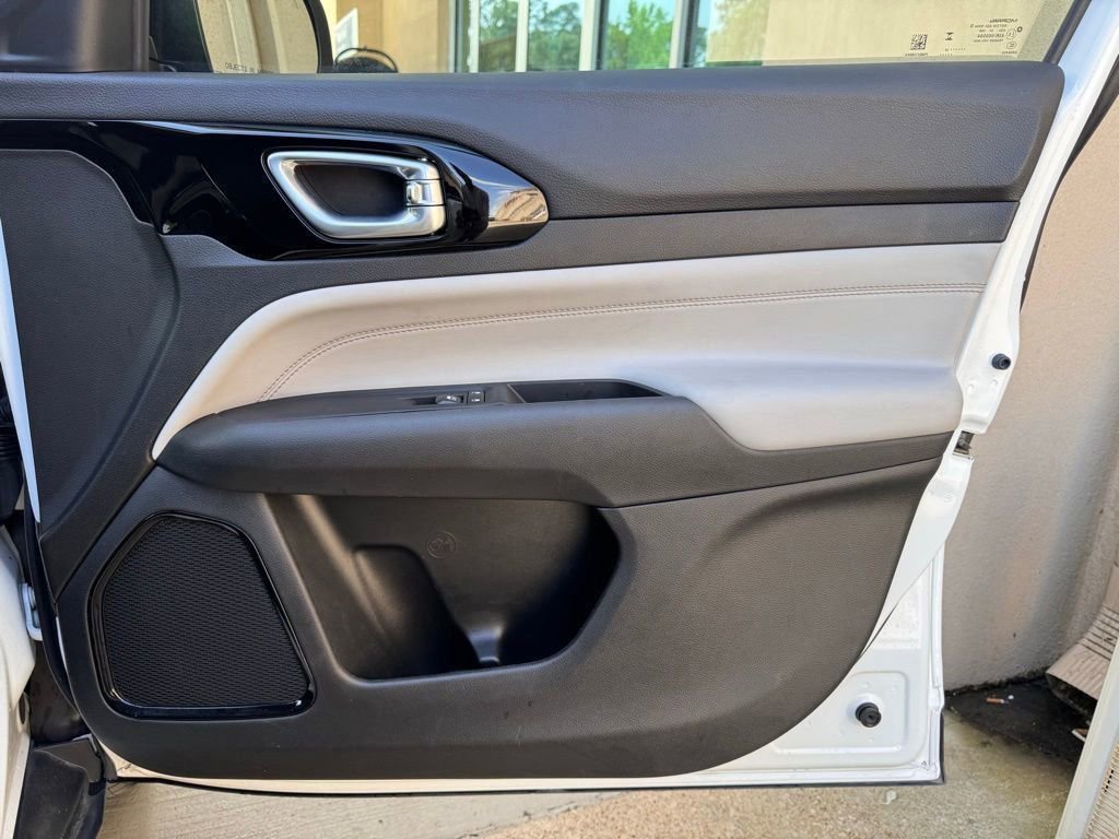 Used 2024 Jeep Compass Limited image 19