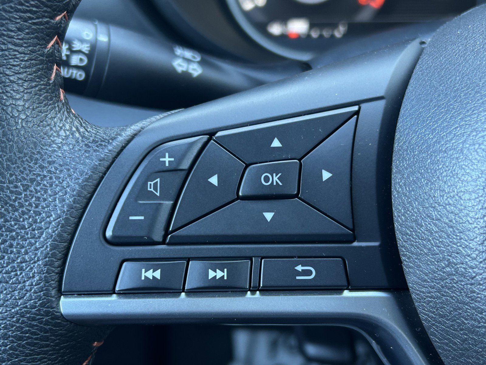 Used 2023 Nissan Versa SR w/ Trunk Package image 20