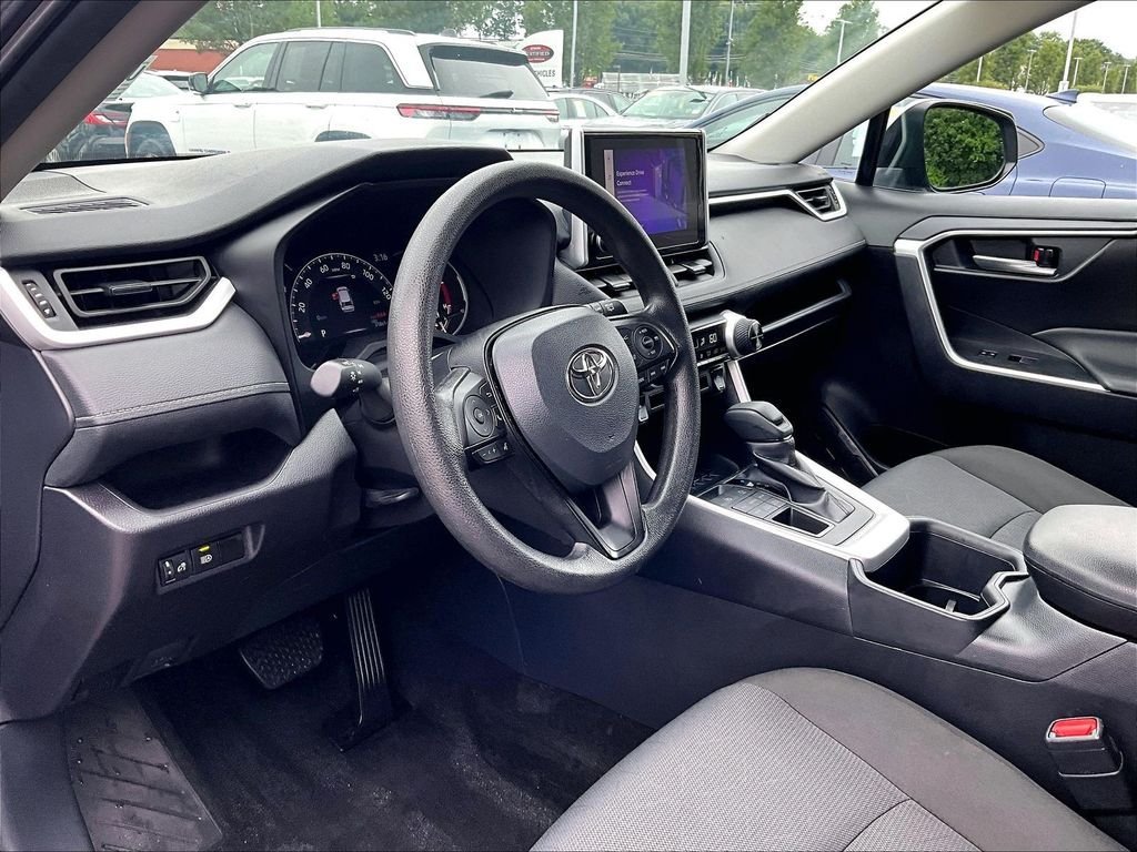 Used 2025 Toyota RAV4 XLE AWD/4WD image 8