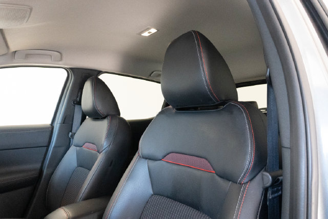 Used 2025 Nissan Kicks SR AWD/4WD image 5