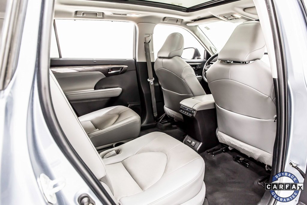 Used 2023 Toyota Highlander Platinum image 32