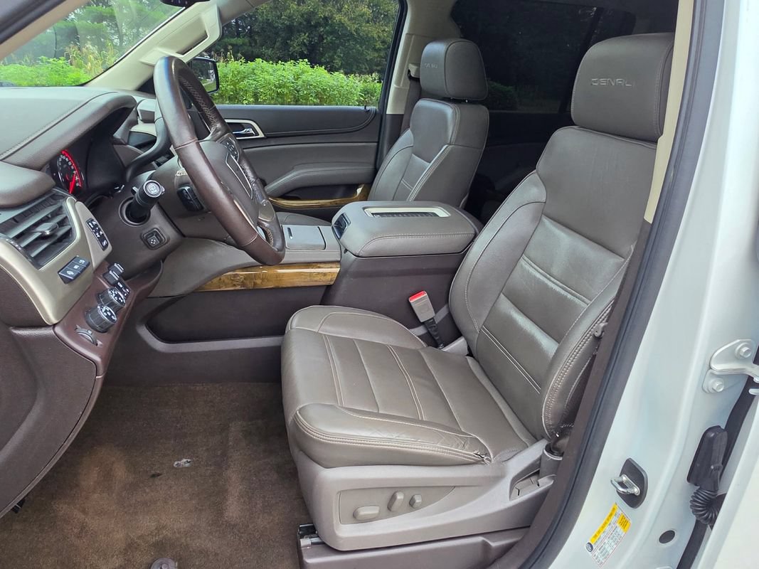 Used 2016 GMC Yukon XL Denali w/ Open Road Package AWD/4WD image 11