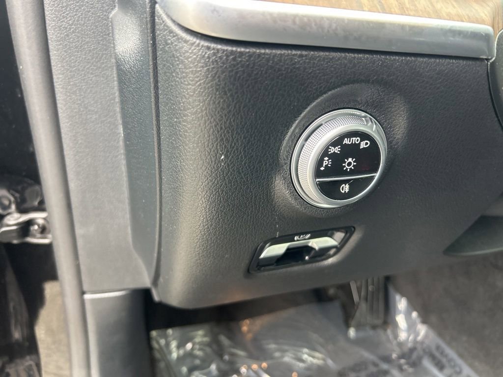 Used 2025 Mercedes-Benz C 300 4MATIC Sedan image 37