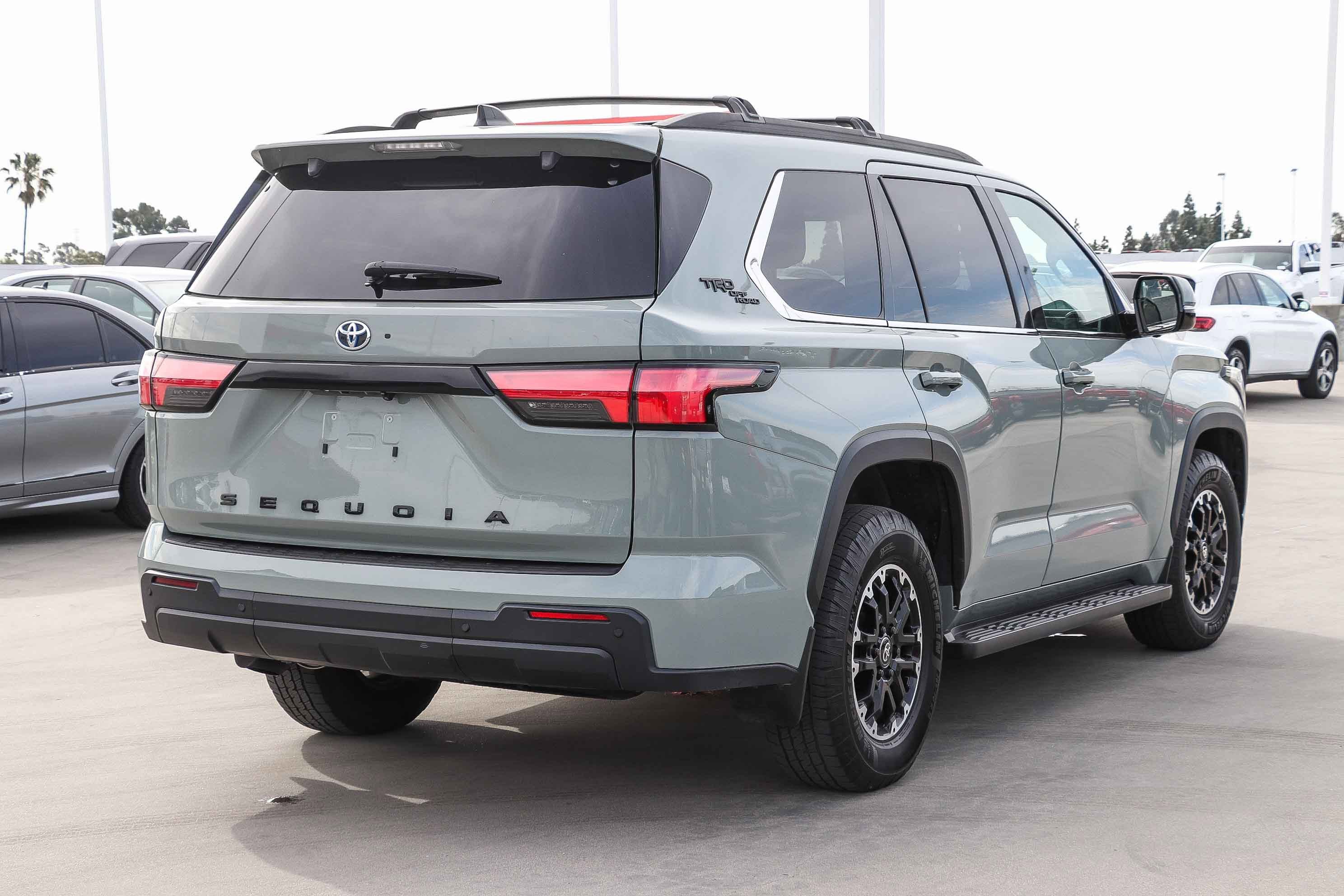 Used 2023 Toyota Sequoia SR5 w/ SR5 Premium Package image 7