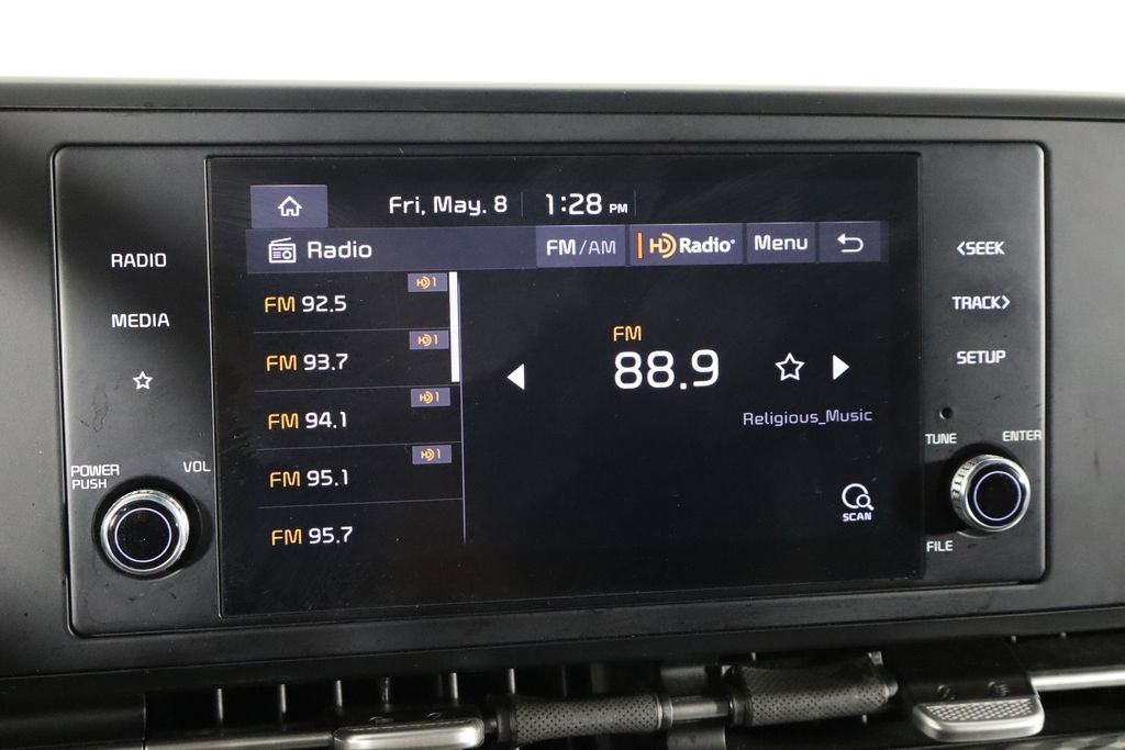 Used 2022 Kia Carnival LX FWD image 29
