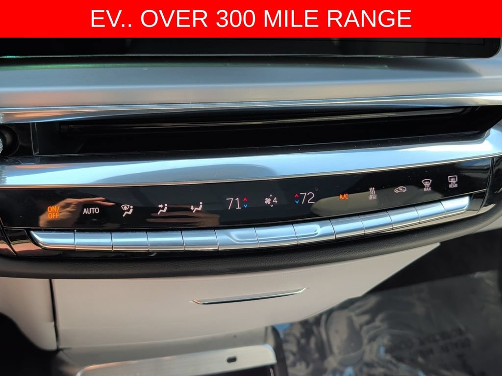 Used 2024 Cadillac Lyriq Luxury w/ LPO, Floor Liner Package AWD/4WD image 21