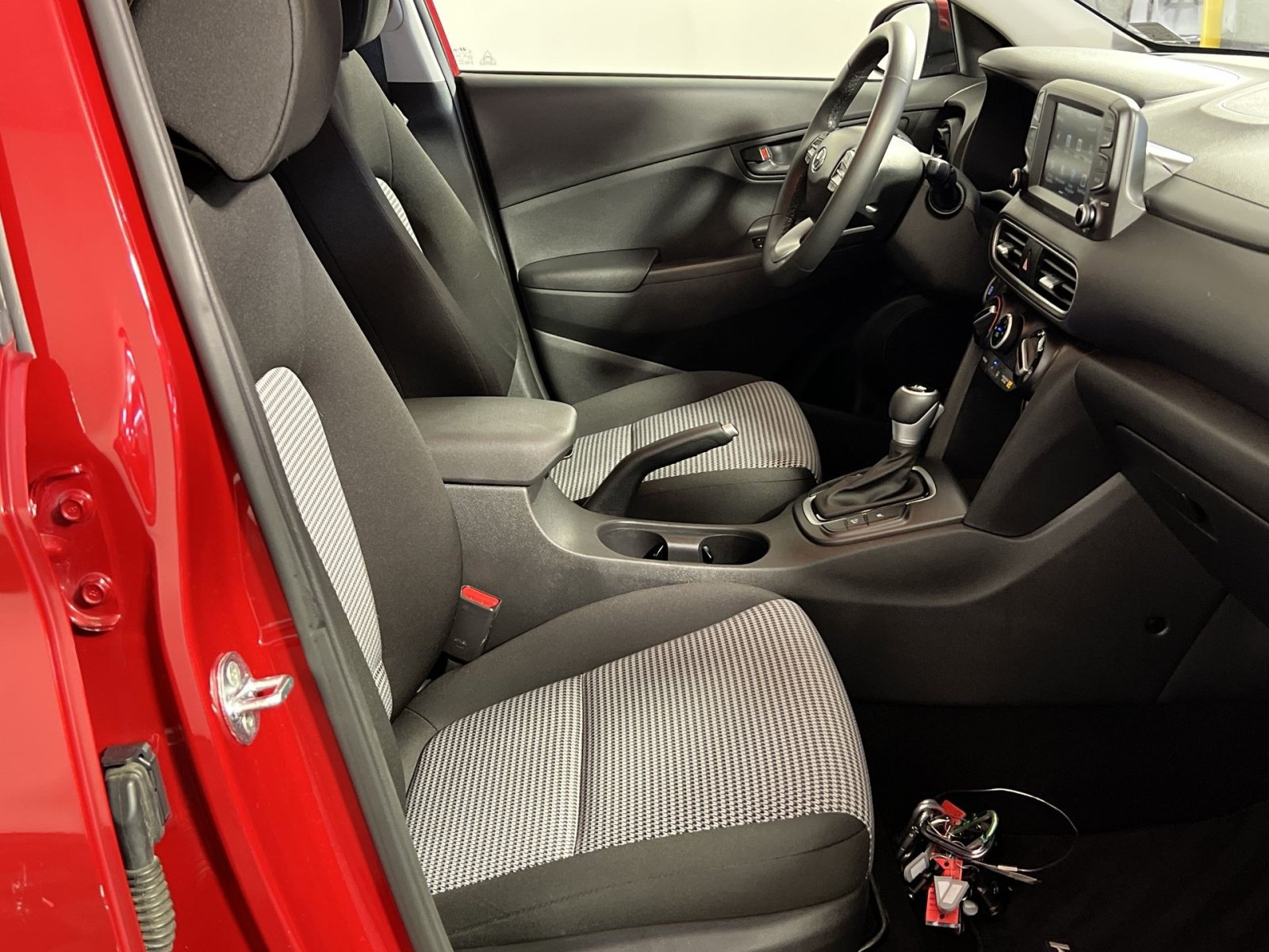Used 2021 Hyundai Kona SEL FWD image 29