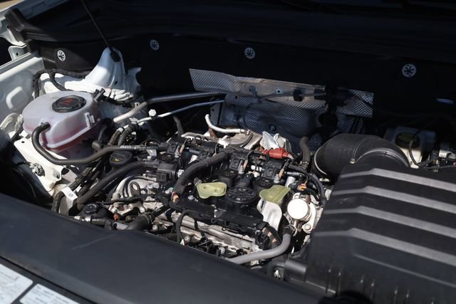 Used 2025 Volkswagen Atlas Cross Sport SE image 7