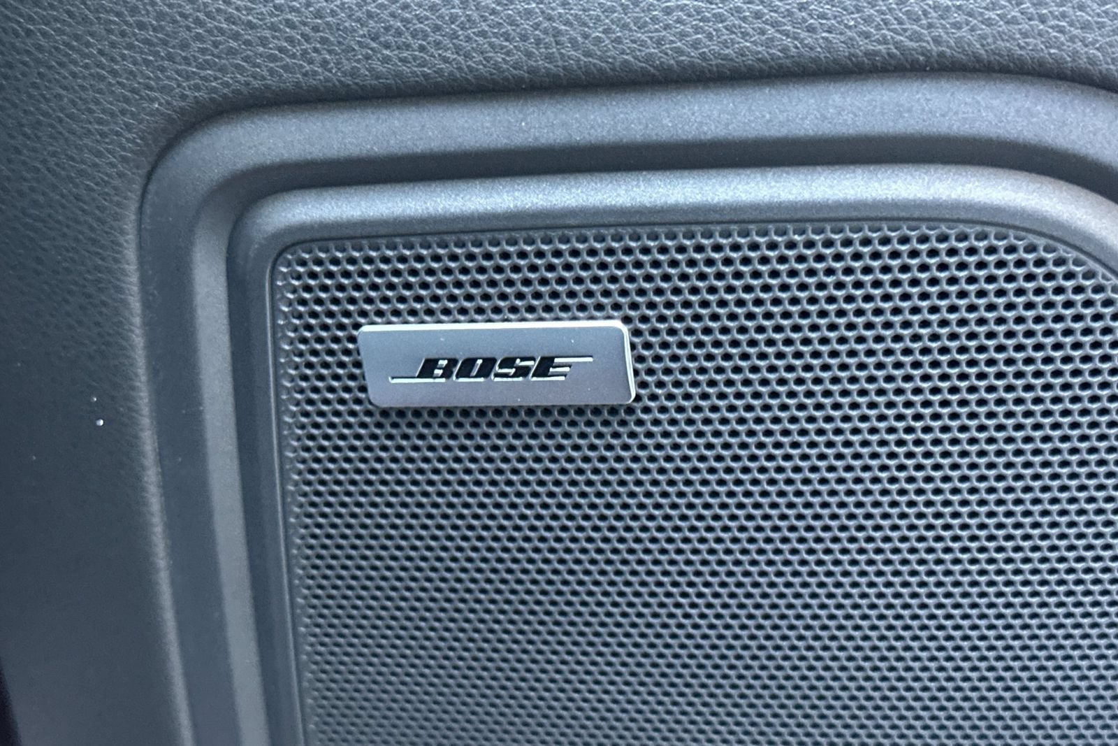 New 2026 Porsche Macan AWD/4WD image 35