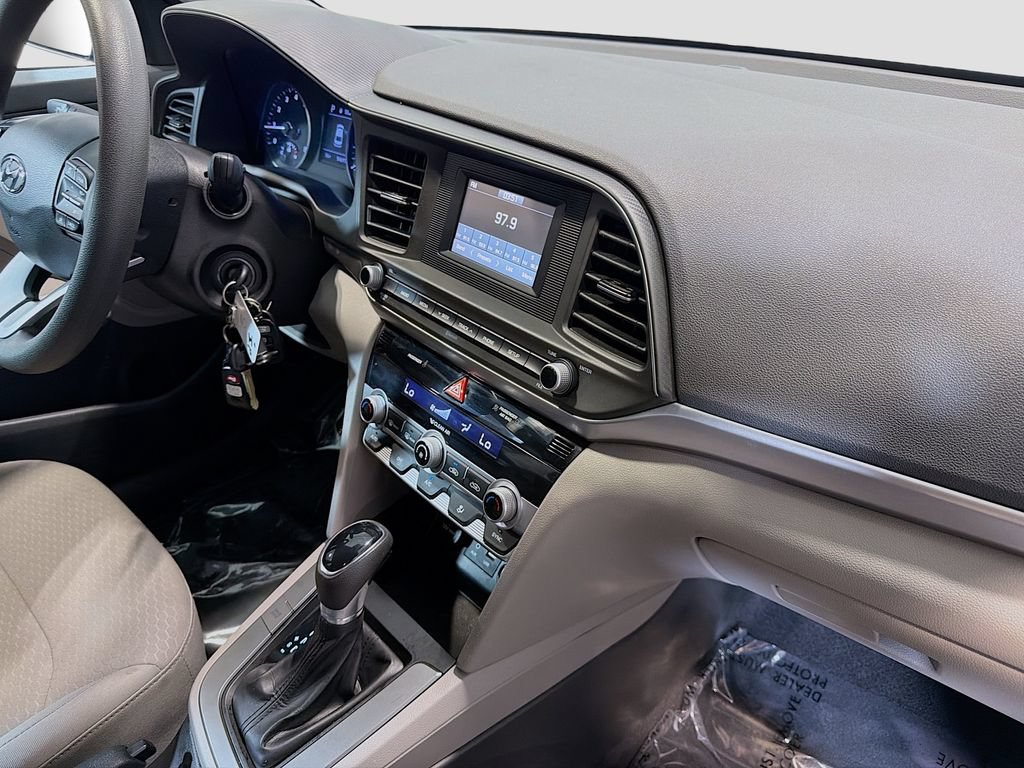 Used 2020 Hyundai Elantra SE FWD image 26