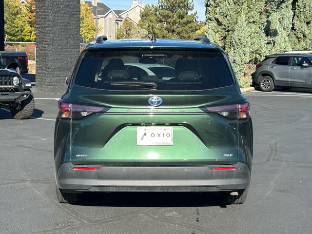 Used 2025 Toyota Sienna XLE image 5