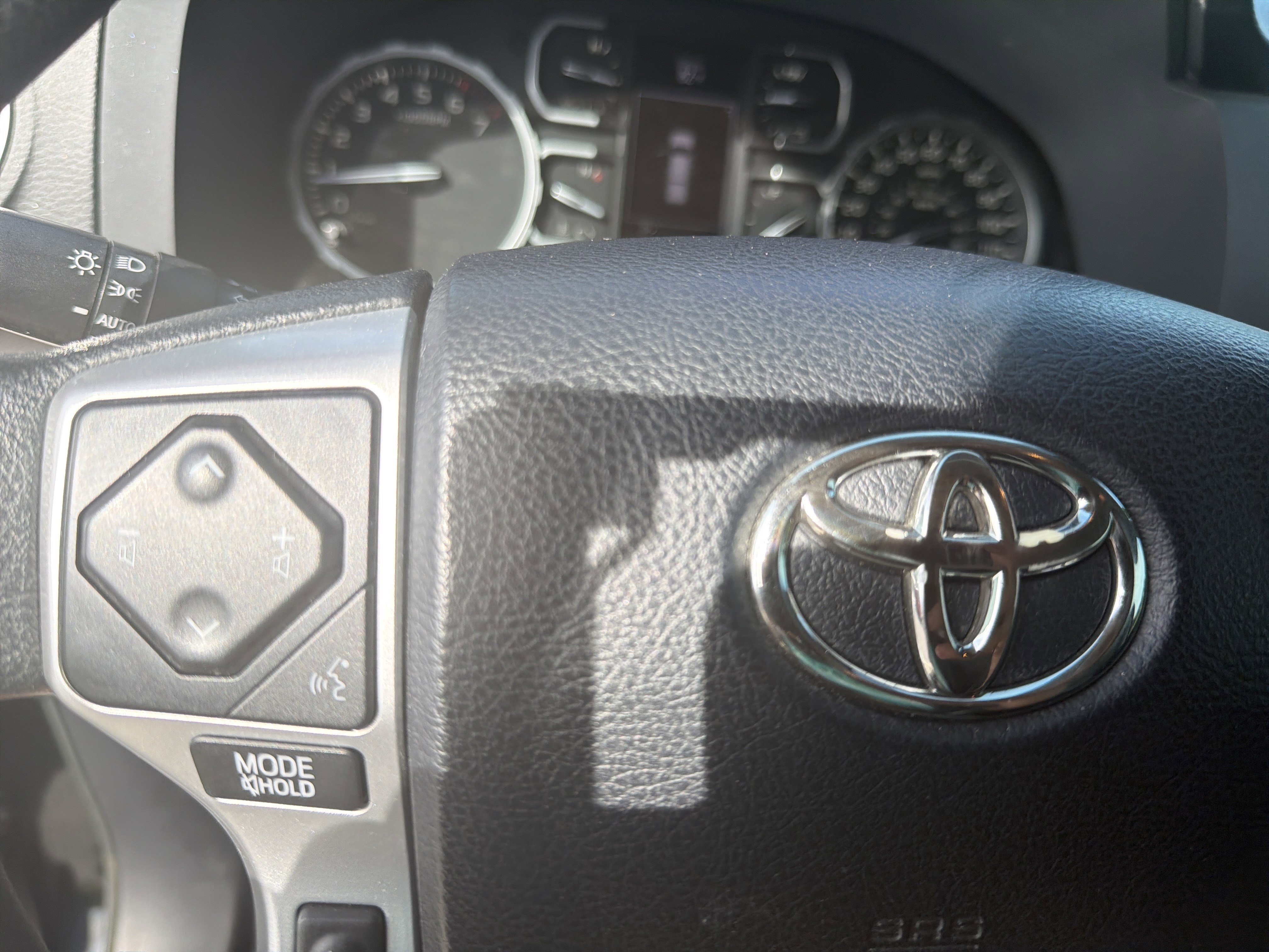 Used 2018 Toyota Tundra SR5 w/ TRD Off Road Package AWD/4WD image 9
