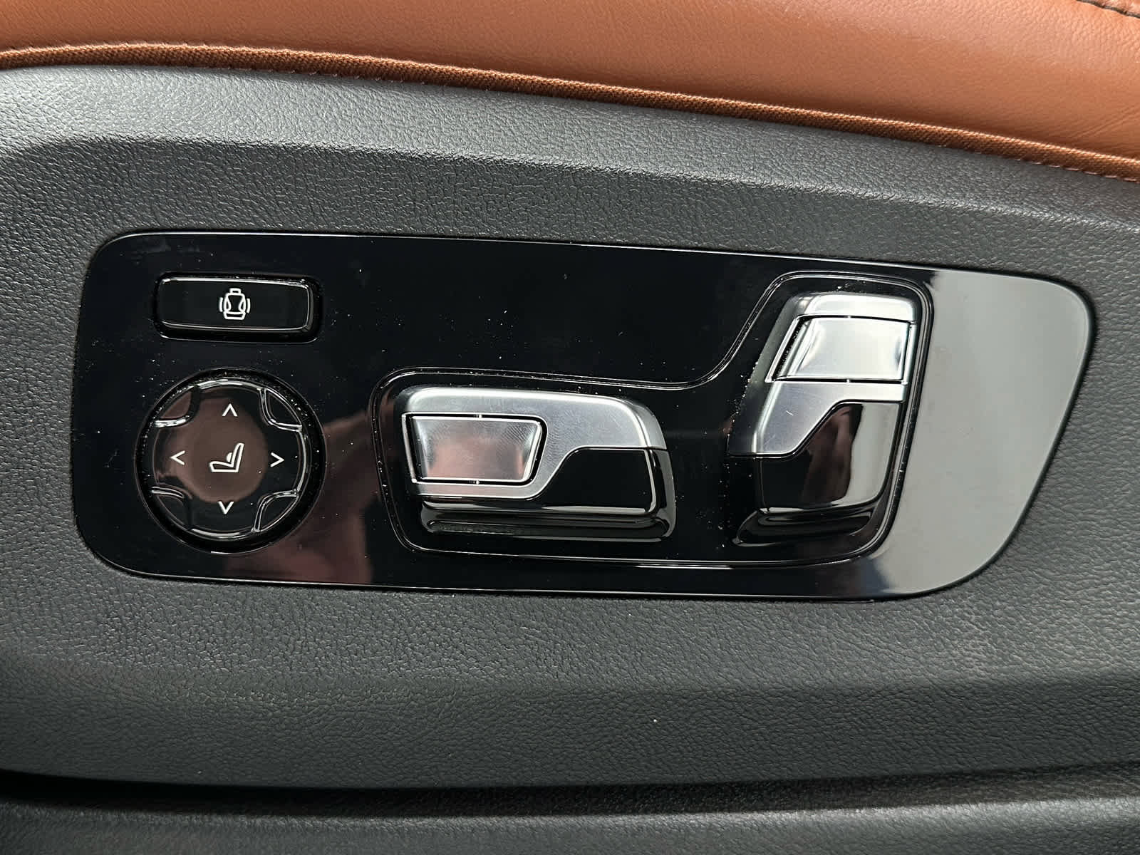 Used 2026 BMW X7 M60i image 12