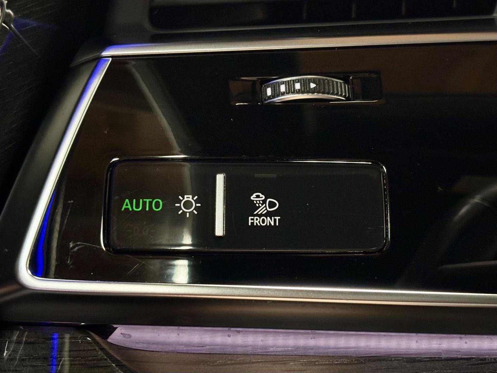 Used 2020 Audi Q8 Prestige w/ Prestige Package AWD/4WD image 32