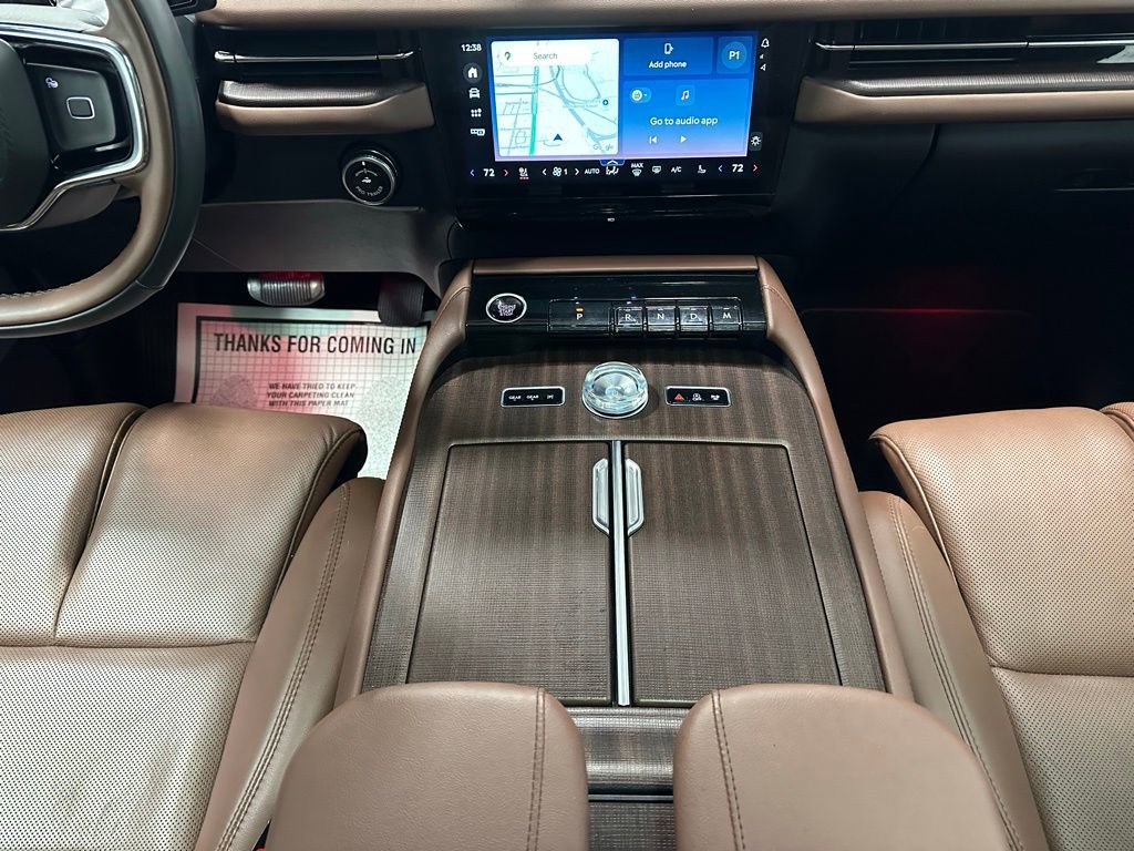 Used 2025 Lincoln Navigator Reserve image 43