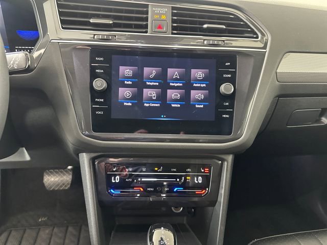 Used 2022 Volkswagen Tiguan SE image 21