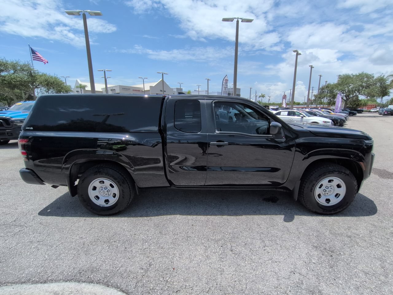 Used 2023 Nissan Frontier S w/ Technology Package RWD image 4