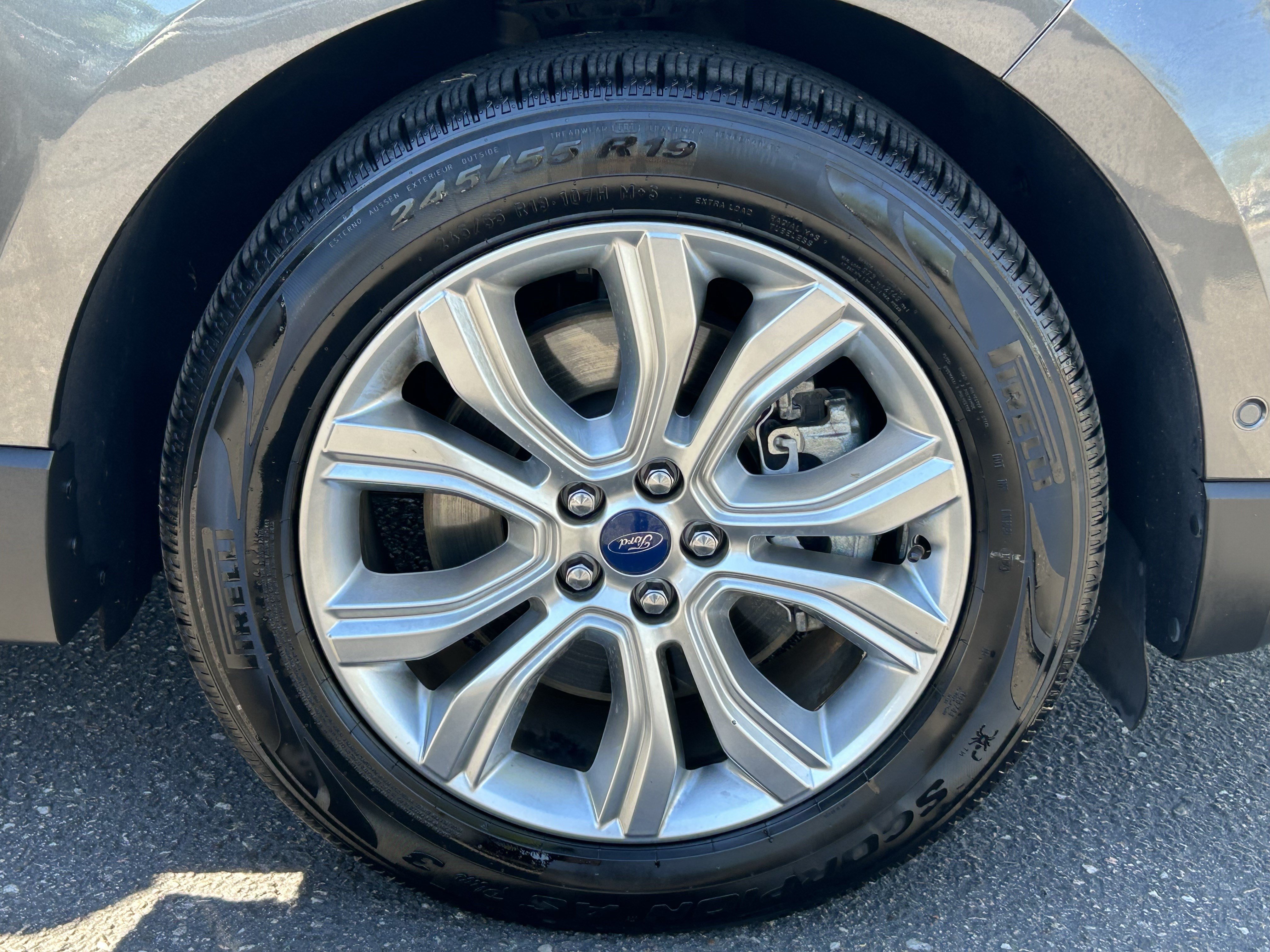Used 2020 Ford Edge Titanium w/ Equipment Group 301A AWD/4WD image 7