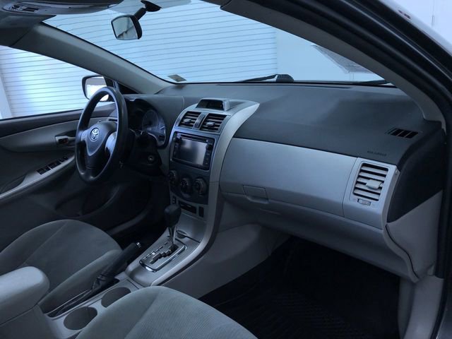 Used 2013 Toyota Corolla LE w/ Premium Pkg FWD image 24
