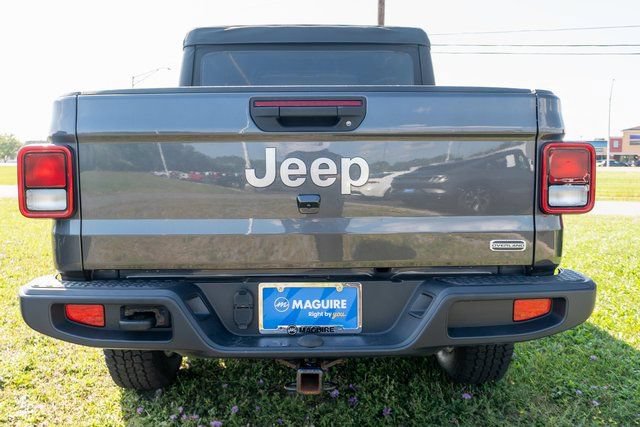 Used 2022 Jeep Gladiator Overland w/ Cold Weather Group AWD/4WD image 6