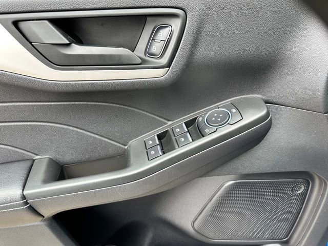 Used 2022 Ford Escape SE FWD image 11