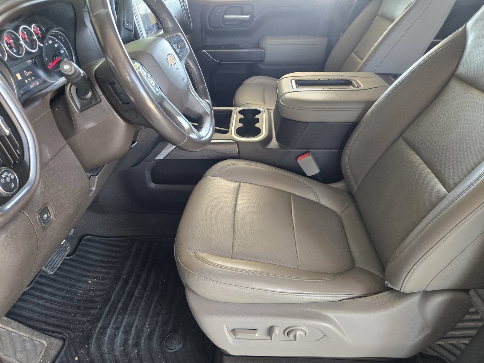 Used 2019 Chevrolet Silverado 1500 LTZ AWD/4WD image 12