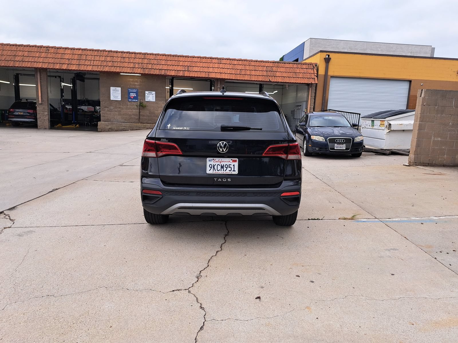 Used 2023 Volkswagen Taos S FWD image 6