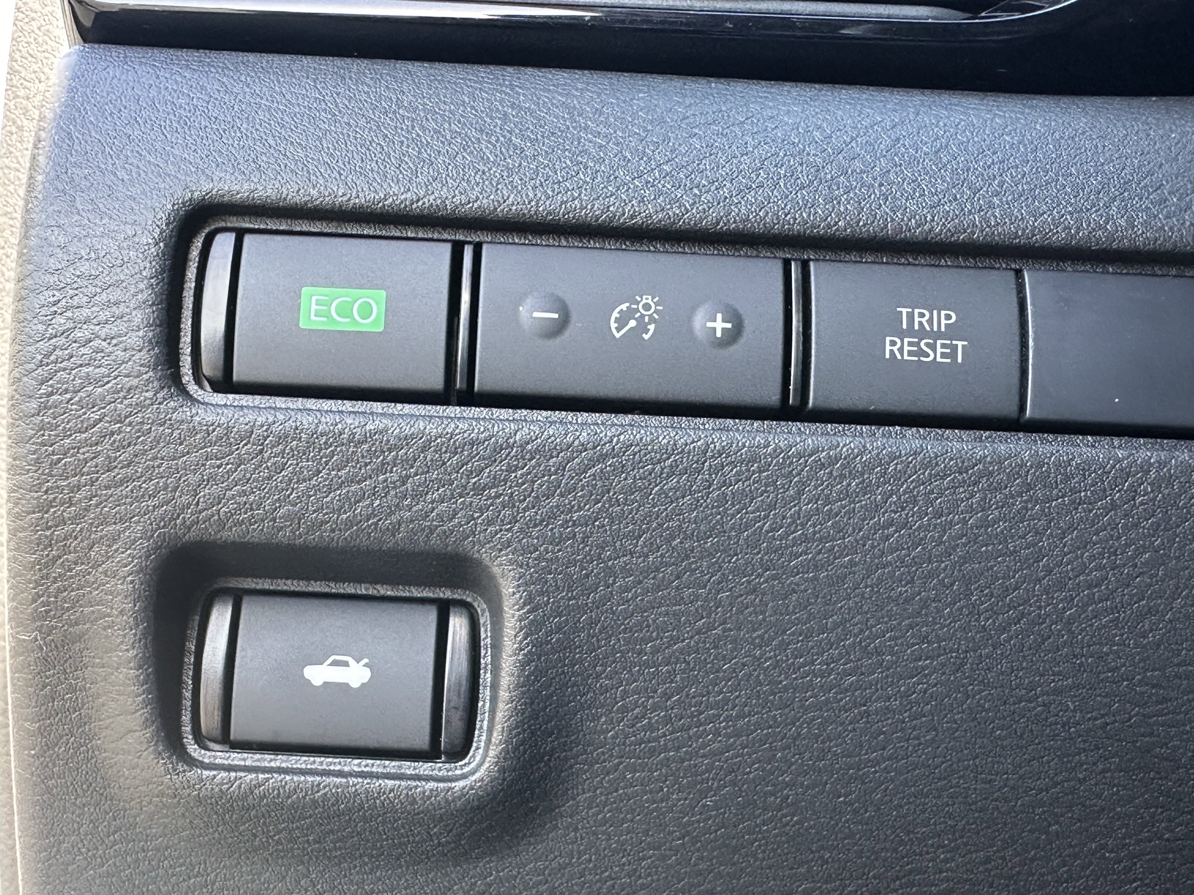 Used 2023 Nissan Sentra SR w/ SR Premium Package image 35