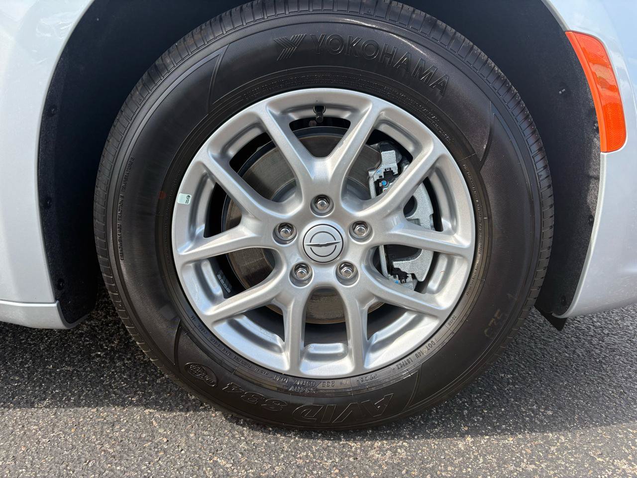 Used 2026 Chrysler Pacifica Select FWD image 56