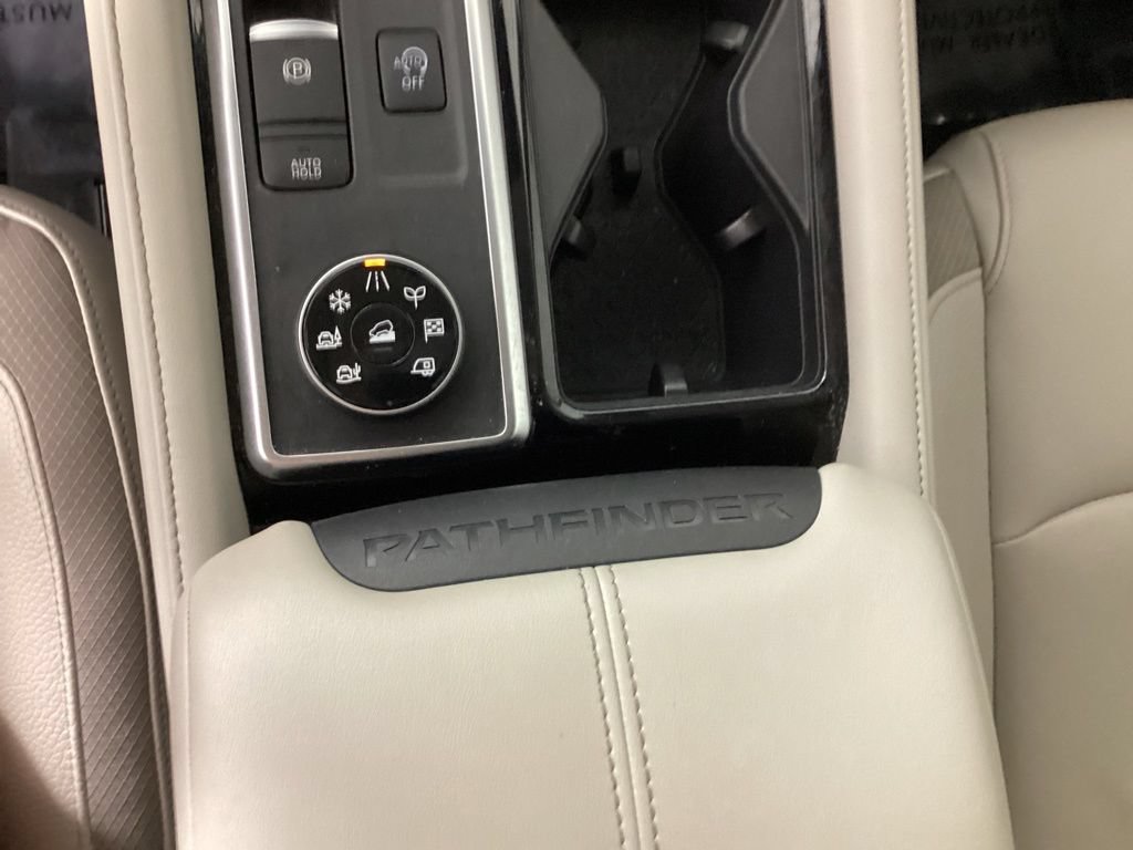 Used 2022 Nissan Pathfinder SL AWD/4WD image 27