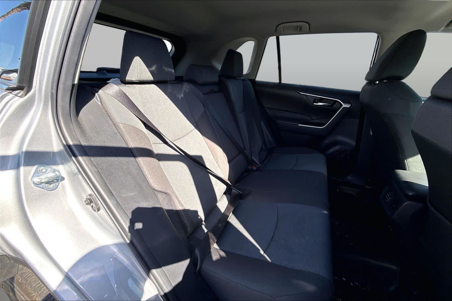 Used 2024 Toyota RAV4 XLE FWD image 18