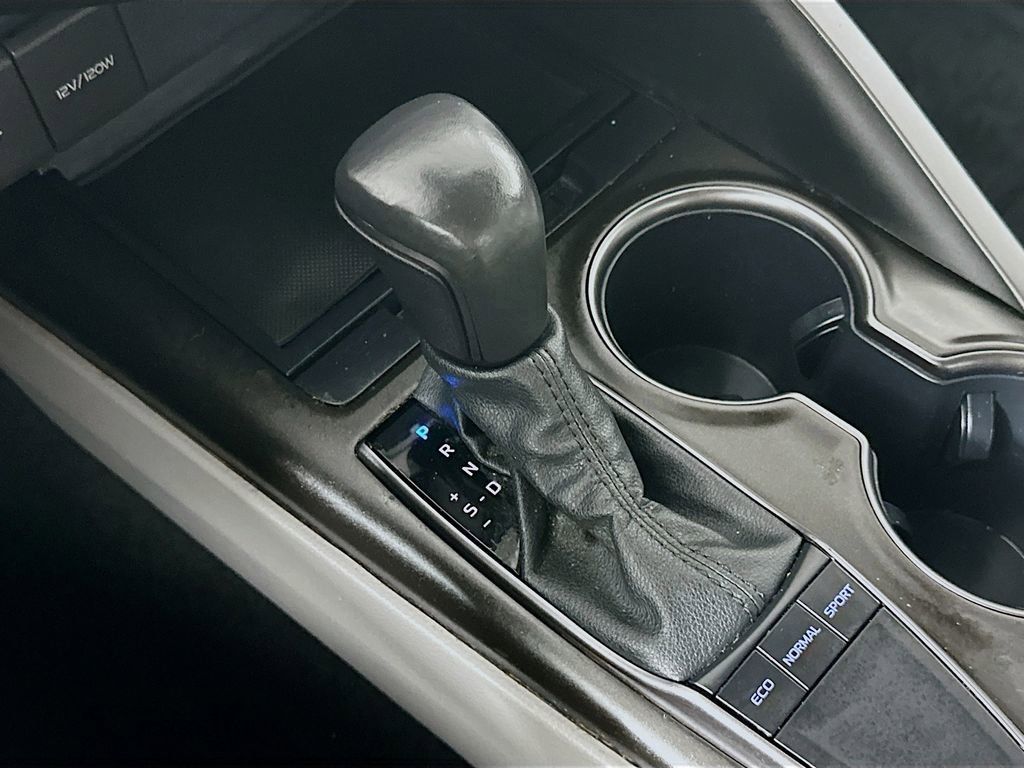 Used 2023 Toyota Camry SE image 16