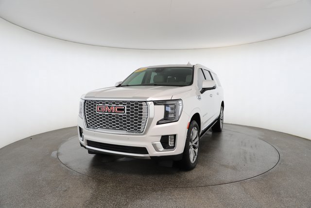 Used 2023 GMC Yukon XL Denali image 32