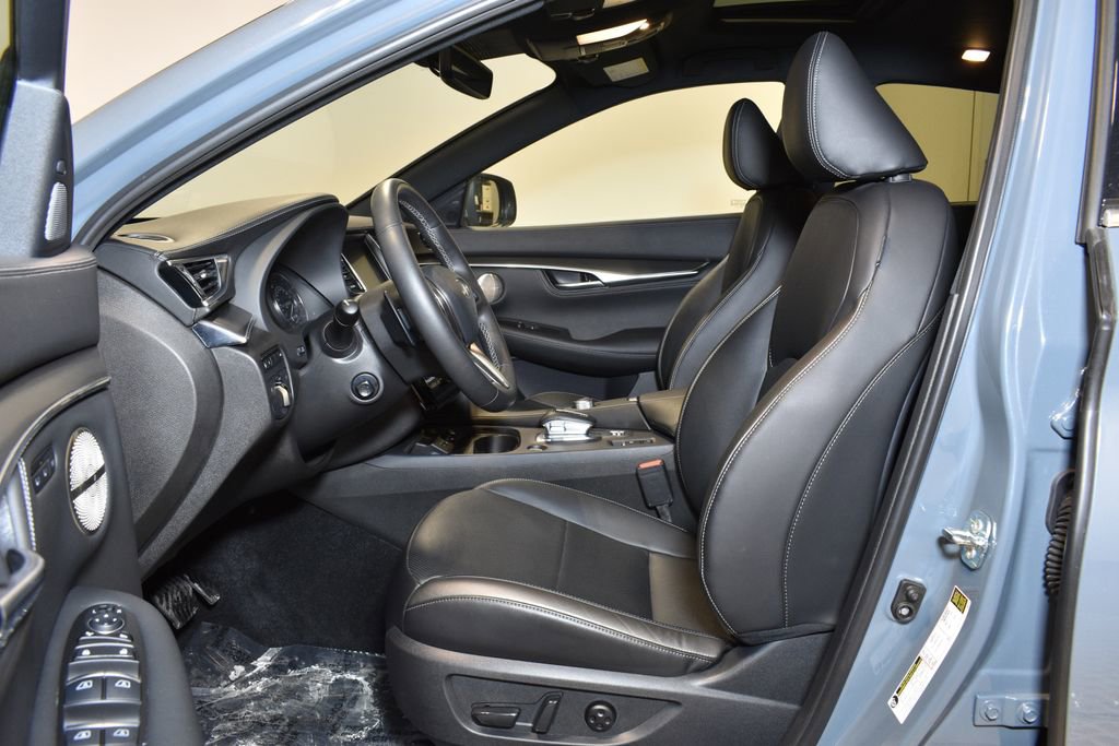 Certified 2025 INFINITI QX55 Essential image 5