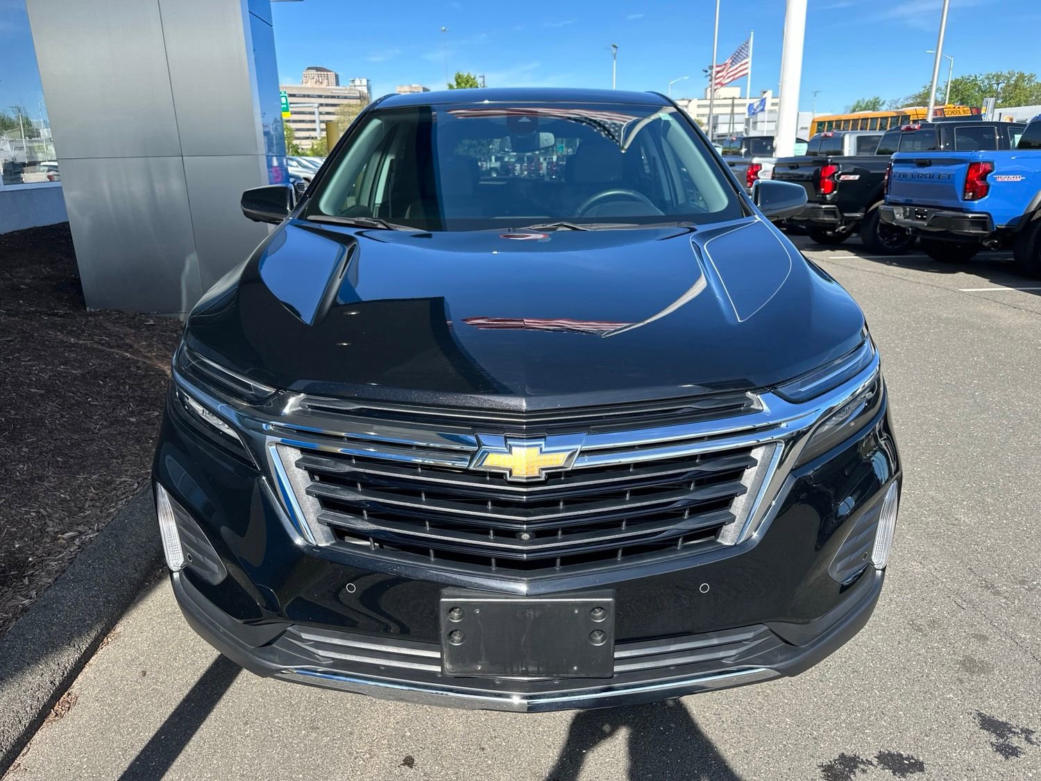 Used 2024 Chevrolet Equinox LT AWD/4WD image 2